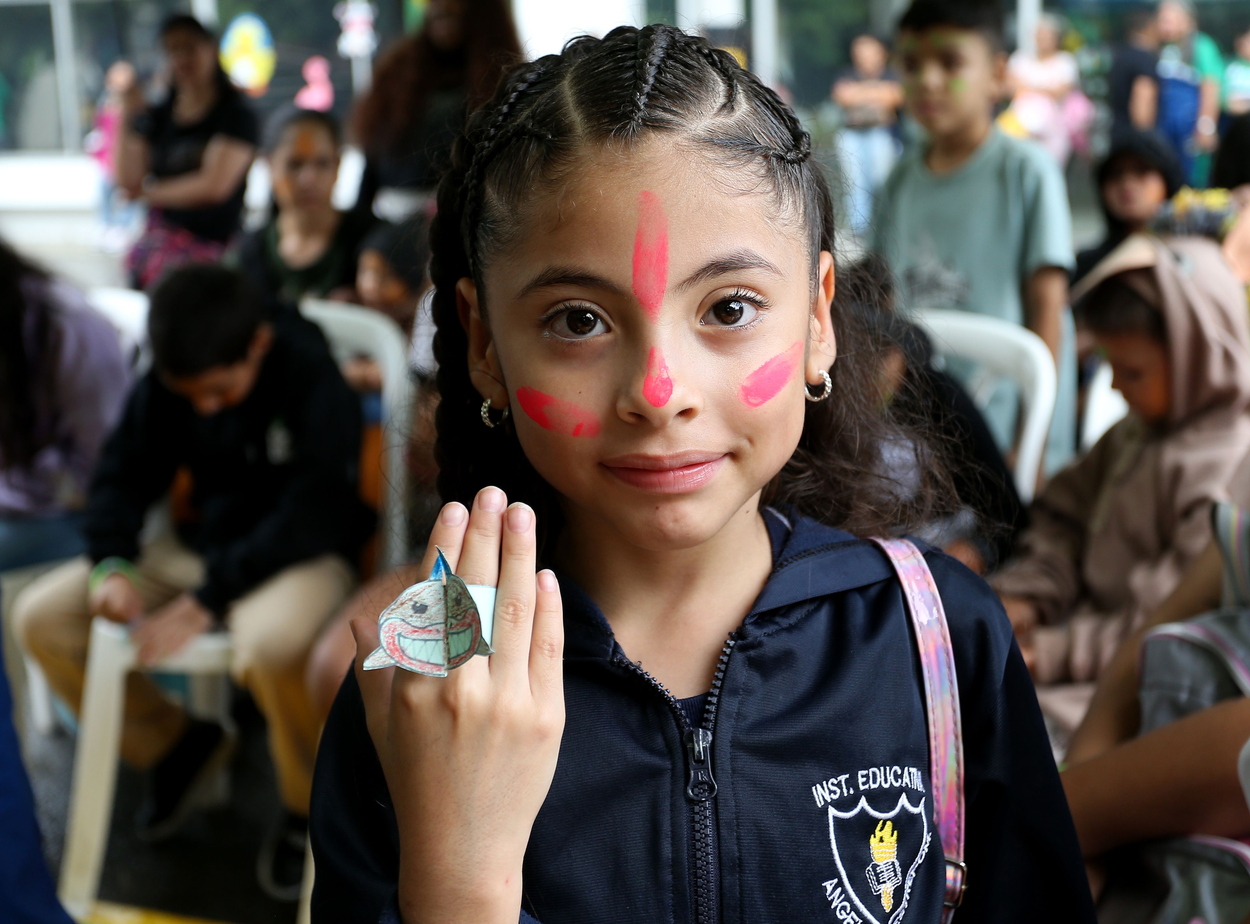 niña con cara pintada