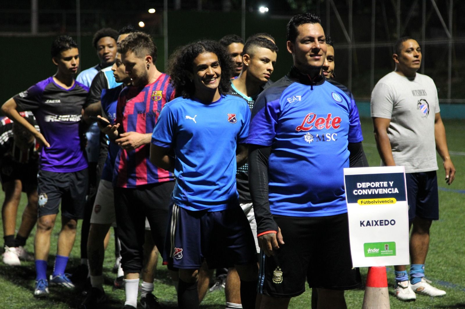 Grupo de barristas del Deportivo Independiente Medellín en Fútbolvivencia 2024